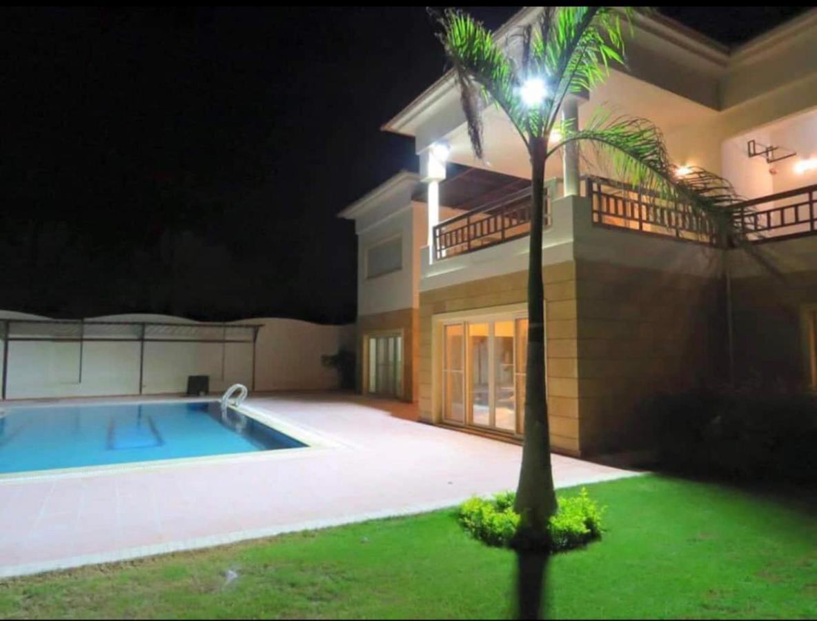 Relaxation With Private Pool *